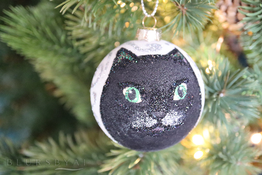 Bola de Navidad pintada a mano con gato negro y plateado (solo una disponible de cada modelo)